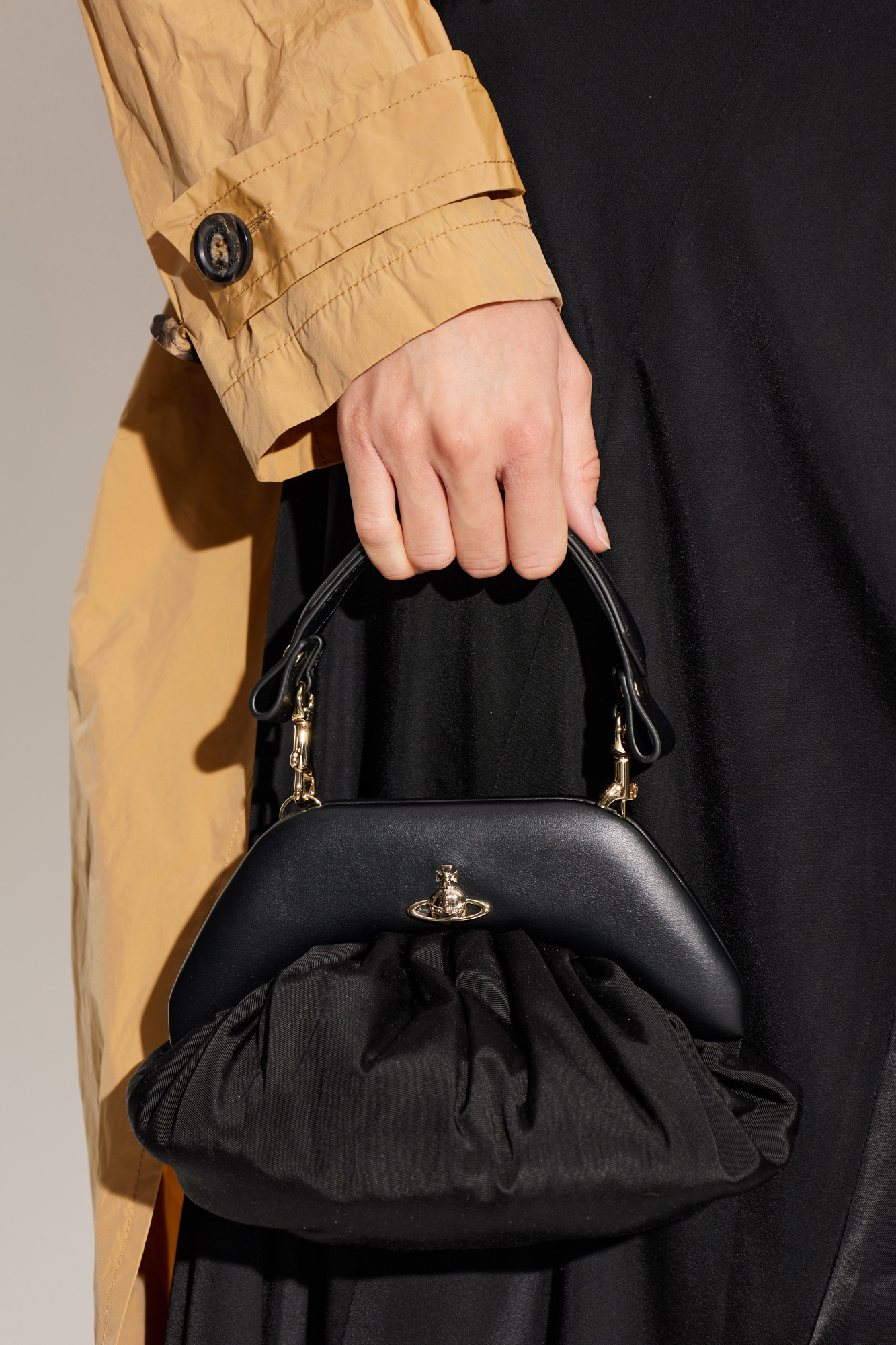 Vivienne Westwoodのバッグ ヴィヴィアン ウエストウッド Vivienne Westwood ショルダーバッグ